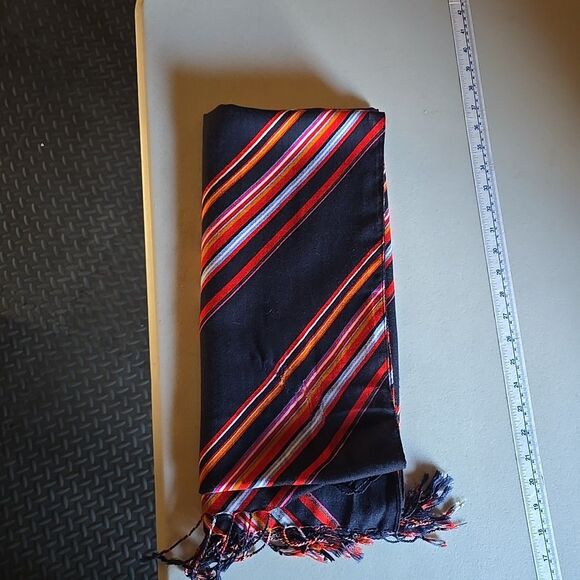 Gorgeous Tory Burch Shawl Wrap Striped Multicolor Logo Classy Versatile - Picture 7 of 7